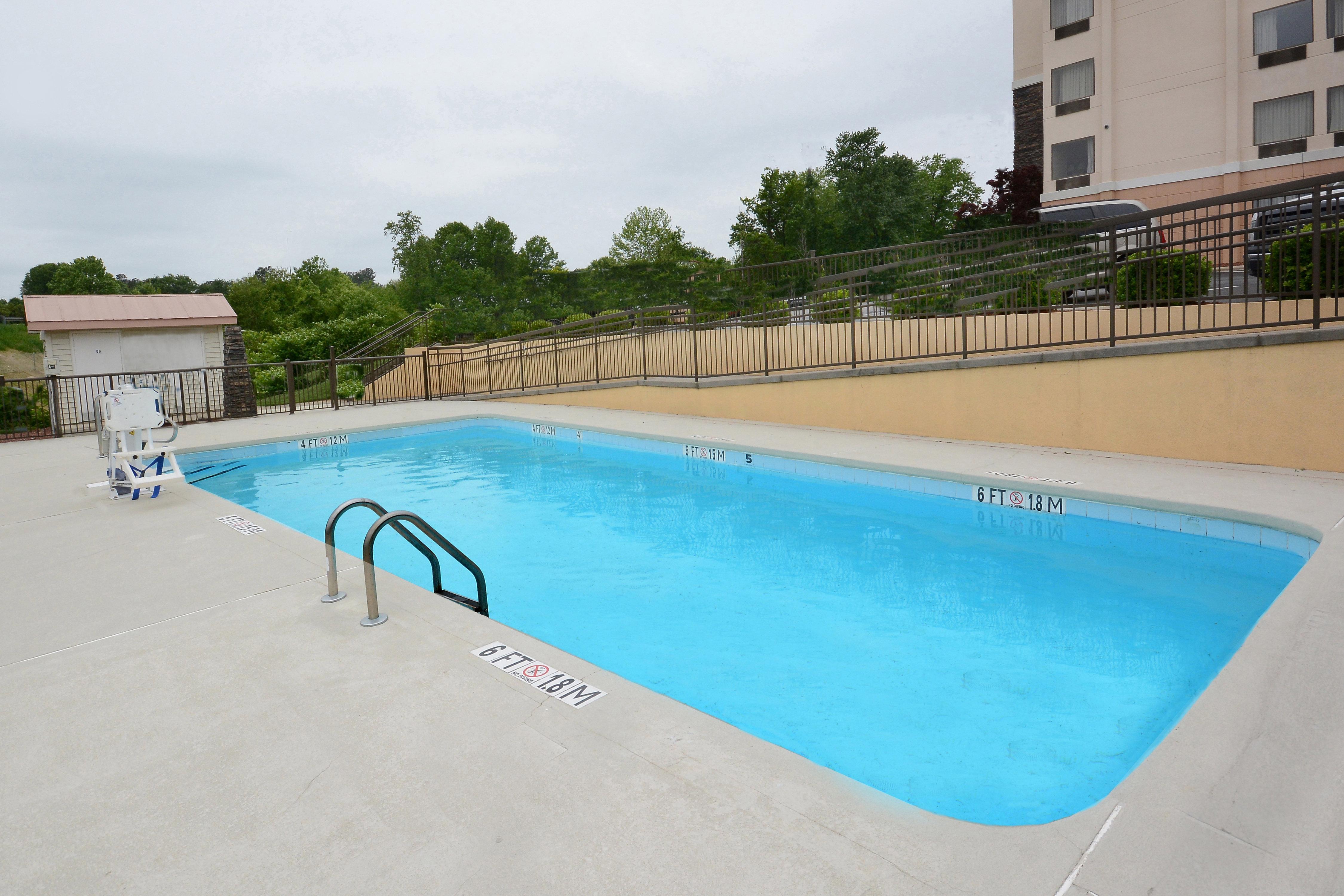 Holiday Inn Express & Suites Greensboro - I-40 Atwendover By Ihg Exterior foto